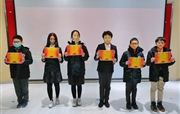 “莫等閑、白了少年頭，空悲切”